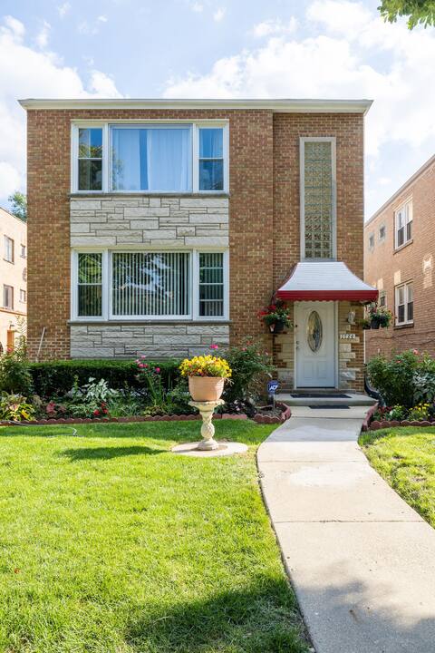 Cozy Private & Spacious Duplex