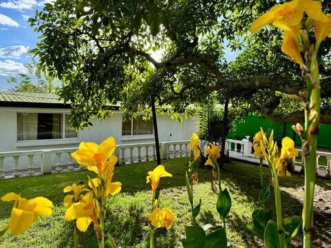 Family Cabin / Mckay's Quinta / Natural by Airport
