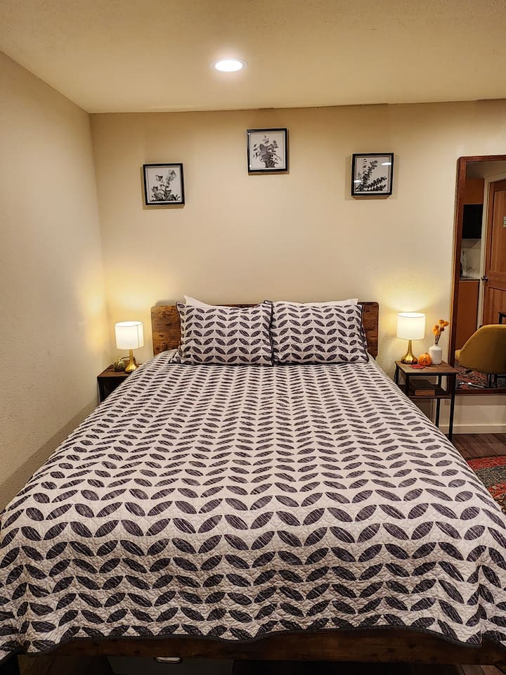 Kitanda cha Malkia chenye starehe sana