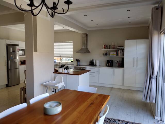 Sea Point Family Home – great location gallery image 4