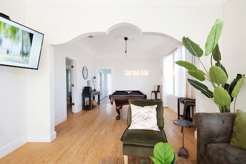 Top Airbnb: Beautiful Ybor home-Patio & BBQ-Steps from 7th in East Ybor