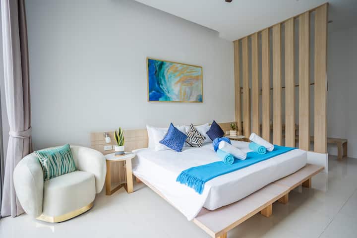 Superior King Master Bedroom 2
