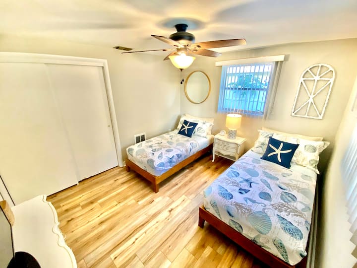 Convertible bed option 2 twin 