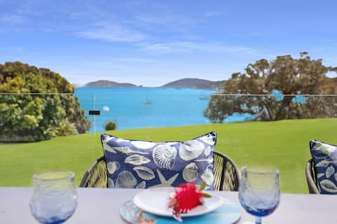 Bay Retreat - Sensational Beach Front Home