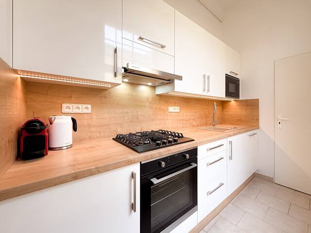 Bellevue apartment gallery image 2