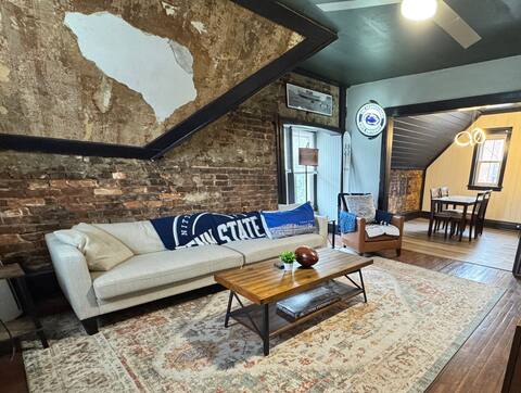 Stylish, Historic, PSU Getaway near Waterfront