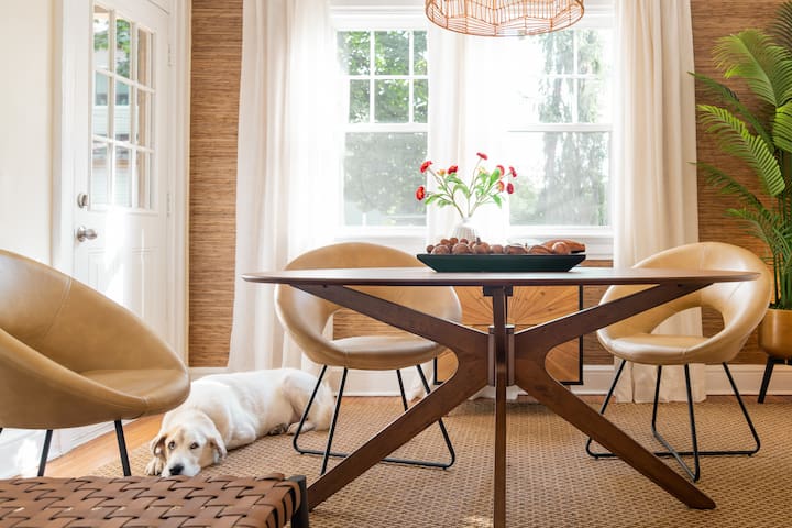 The Lola | Walk To Campus, Gym, Massage Chair