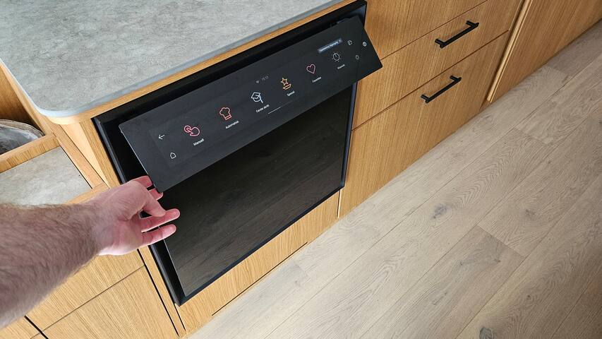 New apartment, 3 bedrooms, elevator sunny balcony gallery image 5