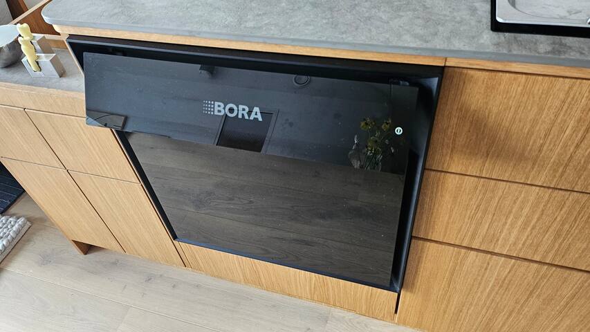 New apartment, 3 bedrooms, elevator sunny balcony gallery image 4