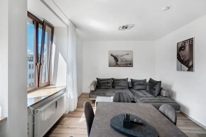 3 Zimmer Whg. Schwanthalerhöhe gallery image 3