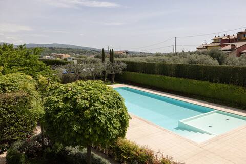 Apartment Lorry Living, toller Pool & Fitnessraum