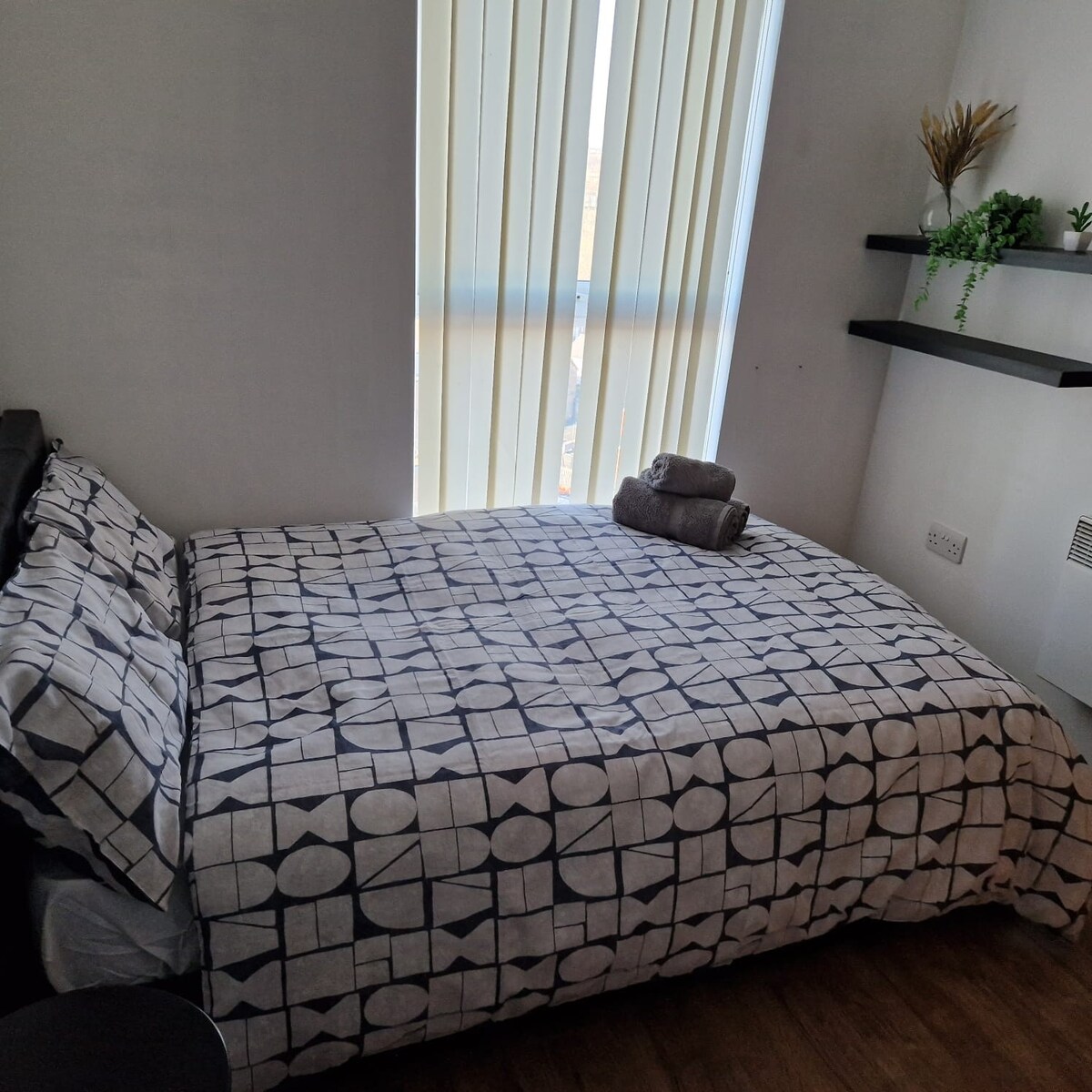 غرفة النوم 2