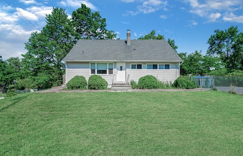 Spacious cozy home in a quiet neighborhood