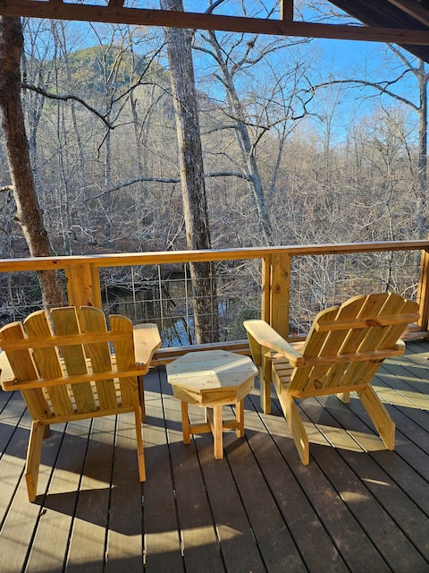 Creekside treehouse with hot tub