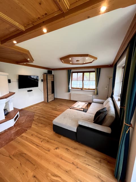 Top performing Airbnb: Cozy holiday home with garden and sunny terrace in Großarl