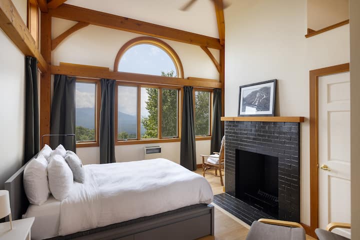 Locally known as “the tower,” this sunlit sanctuary boasts the best views in the house—so be warned, it’s the one everyone wants. Cozy up in bed and watch the mountains shift with the light.