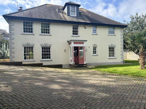 Finest Retreats | Nicely Tucked Away Cottage