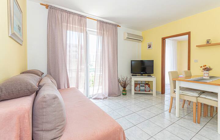 Two Bedroom Apartment A2 - Pirovac