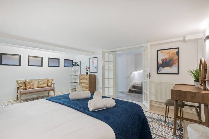 London South Ken Luxury 4 Bed 2 Bath house+parking gallery image 3