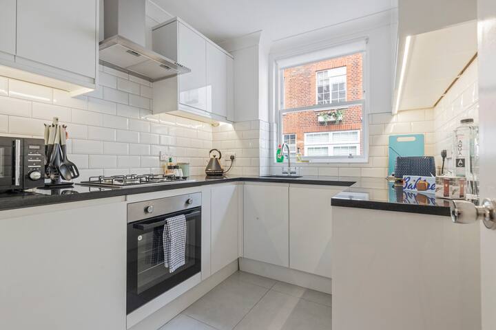 London South Ken Luxury 4 Bed 2 Bath house+parking gallery image 4