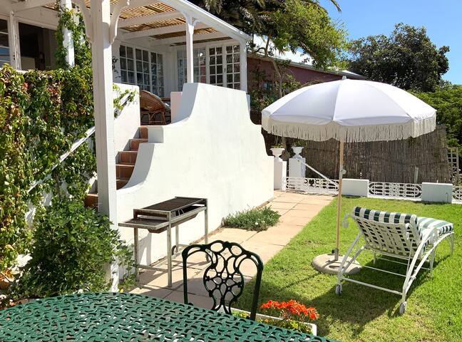 Charming seaside house near penguin reserve gallery image 5