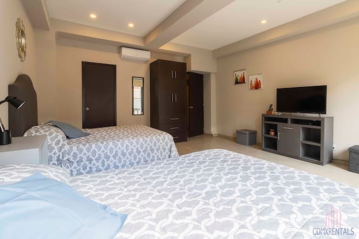 206 Zocalo Cathedral 2Bdrm 2Bath apt AC Rooftop