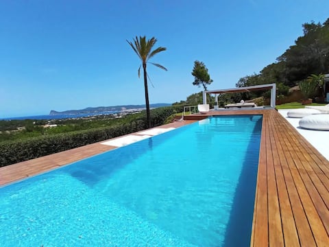 Stunning Private Villa 101 with amazing views