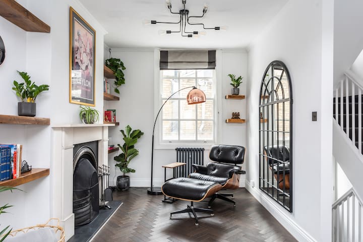 Stunning townhouse with large roof terrace