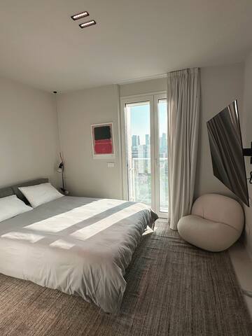 Modern flat 16° floor – Terrace with skyline view gallery image 4