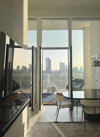 Modern flat 16° floor – Terrace with skyline view