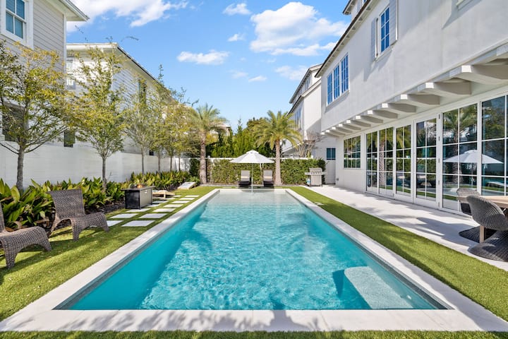 STEPS to Private Beach! Sleeps 20! Pool, Game Room