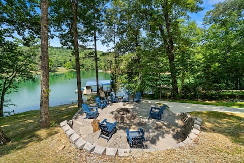 Lake Loop Retreat w/Movie Theater & Private Dock