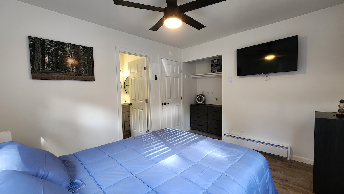 Après-Ski Retreat- Remodeled 2BR/2BA, Pet-Friendly – Photo 15