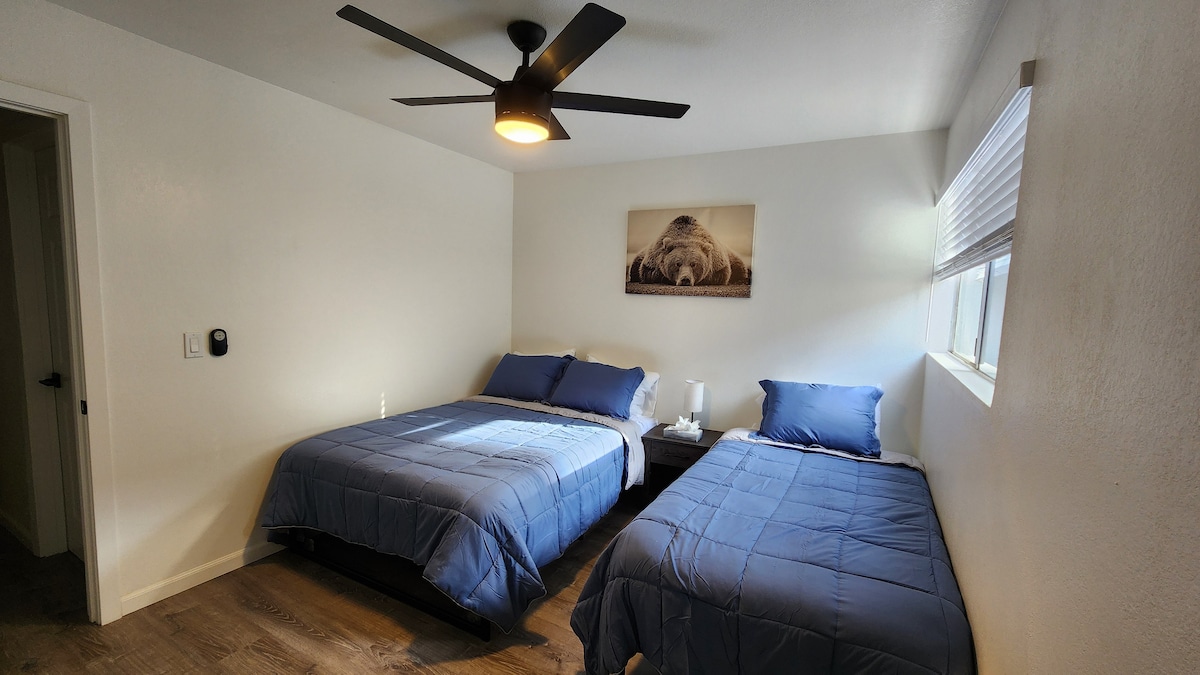 Après-Ski Retreat- Remodeled 2BR/2BA, Pet-Friendly – Photo 5