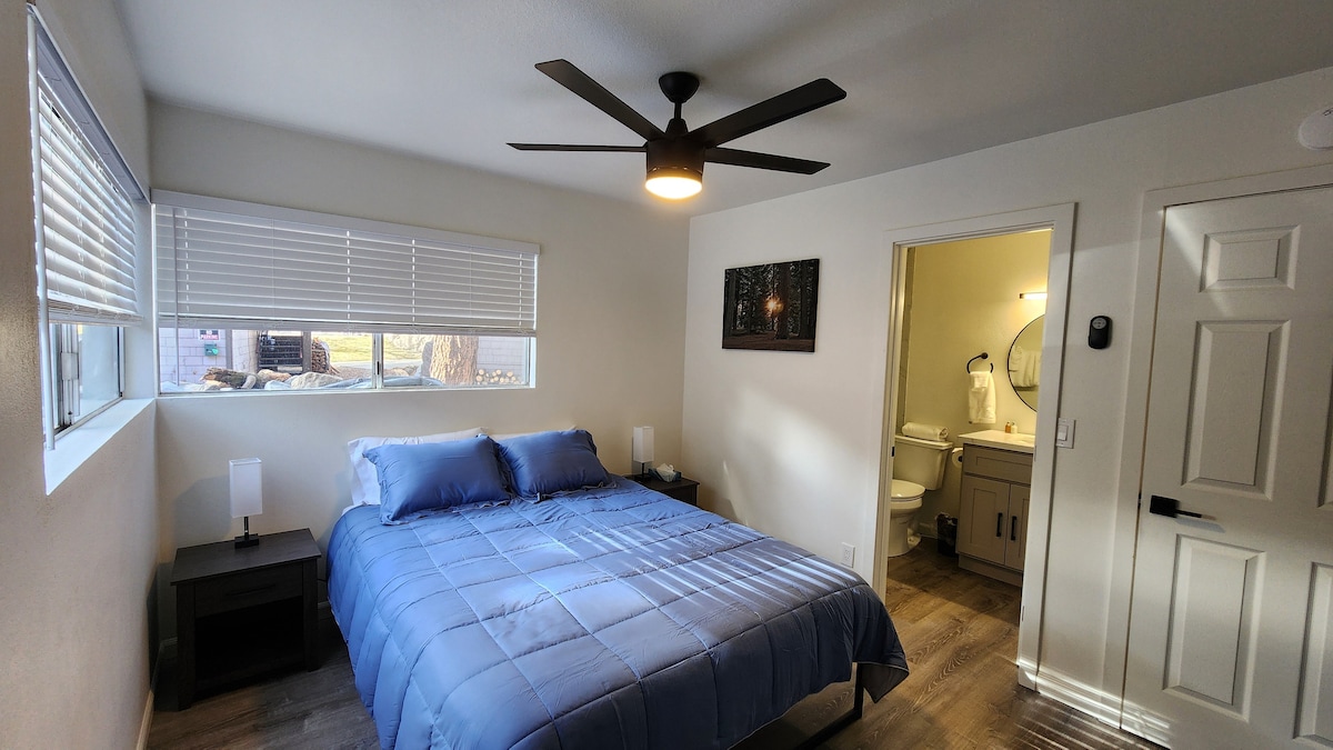 Après-Ski Retreat- Remodeled 2BR/2BA, Pet-Friendly – Photo 14
