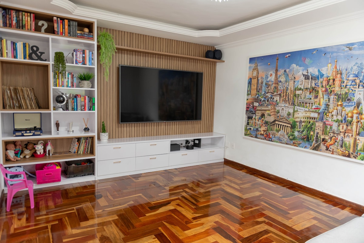 Airbnb em destaque: House+Terrace for Parties - Suitable for Children em Camargos