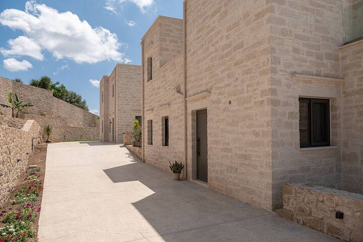 GG Falasarna Luxury Villa w/Infinity Pool & Views gallery image 2