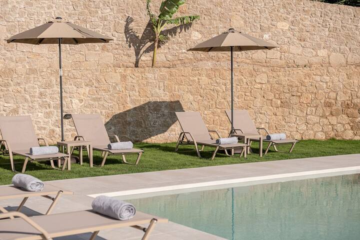 GG Falasarna Luxury Villa w/Infinity Pool & Views gallery image 4