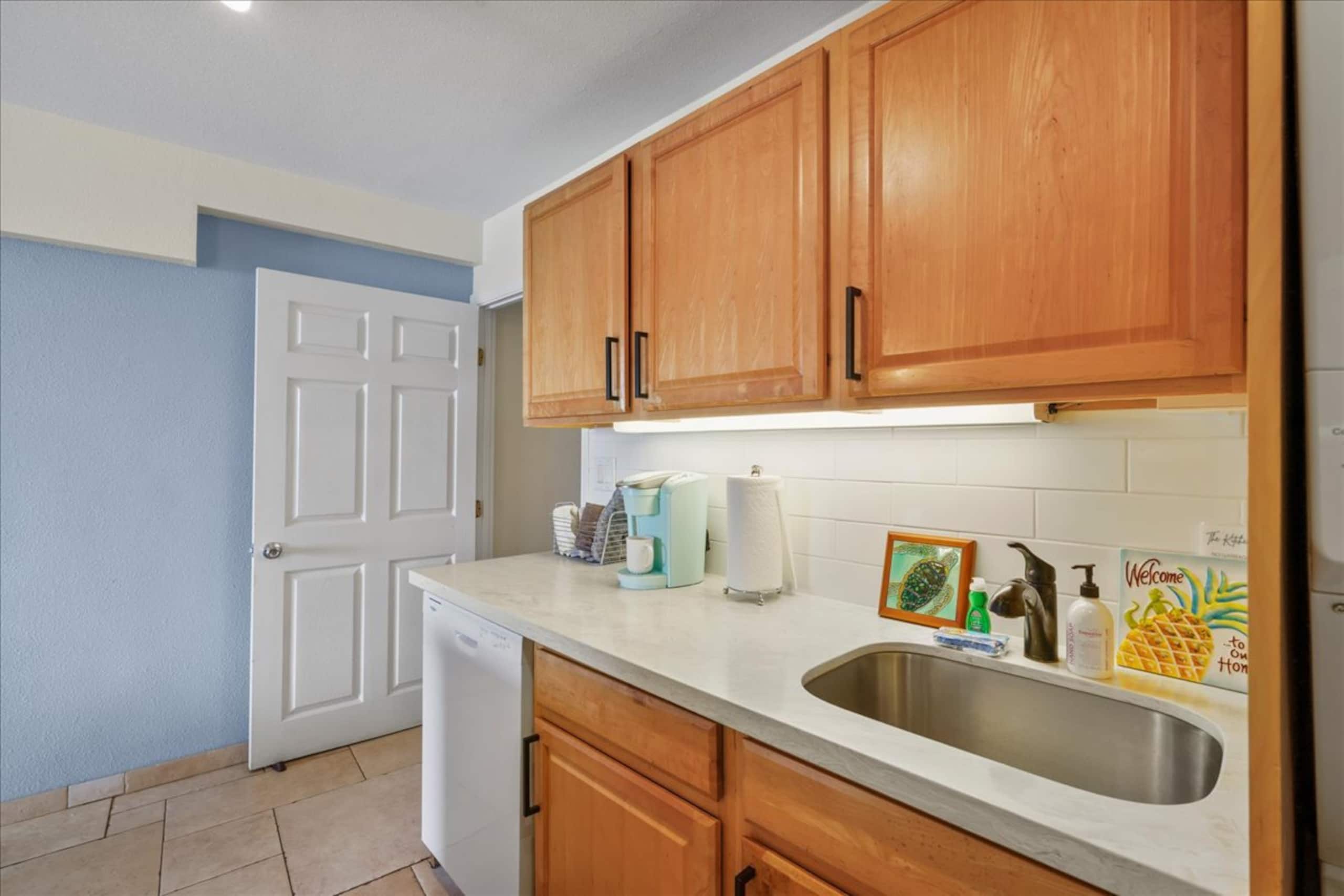 Luxury Remodeled Oceanfront—Huge Views— Sleeps 6 - Image 13