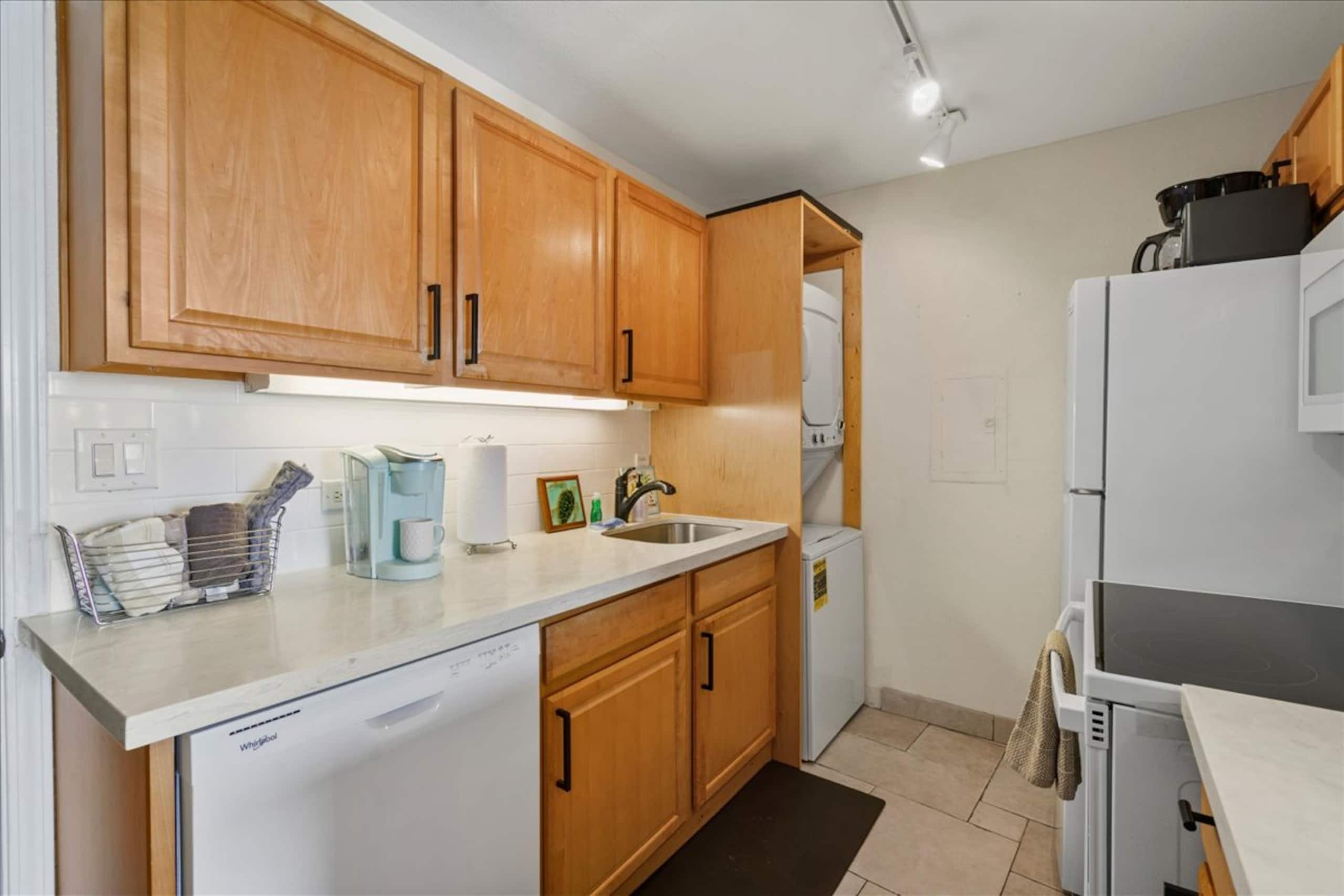 Luxury Remodeled Oceanfront—Huge Views— Sleeps 6 - Image 42