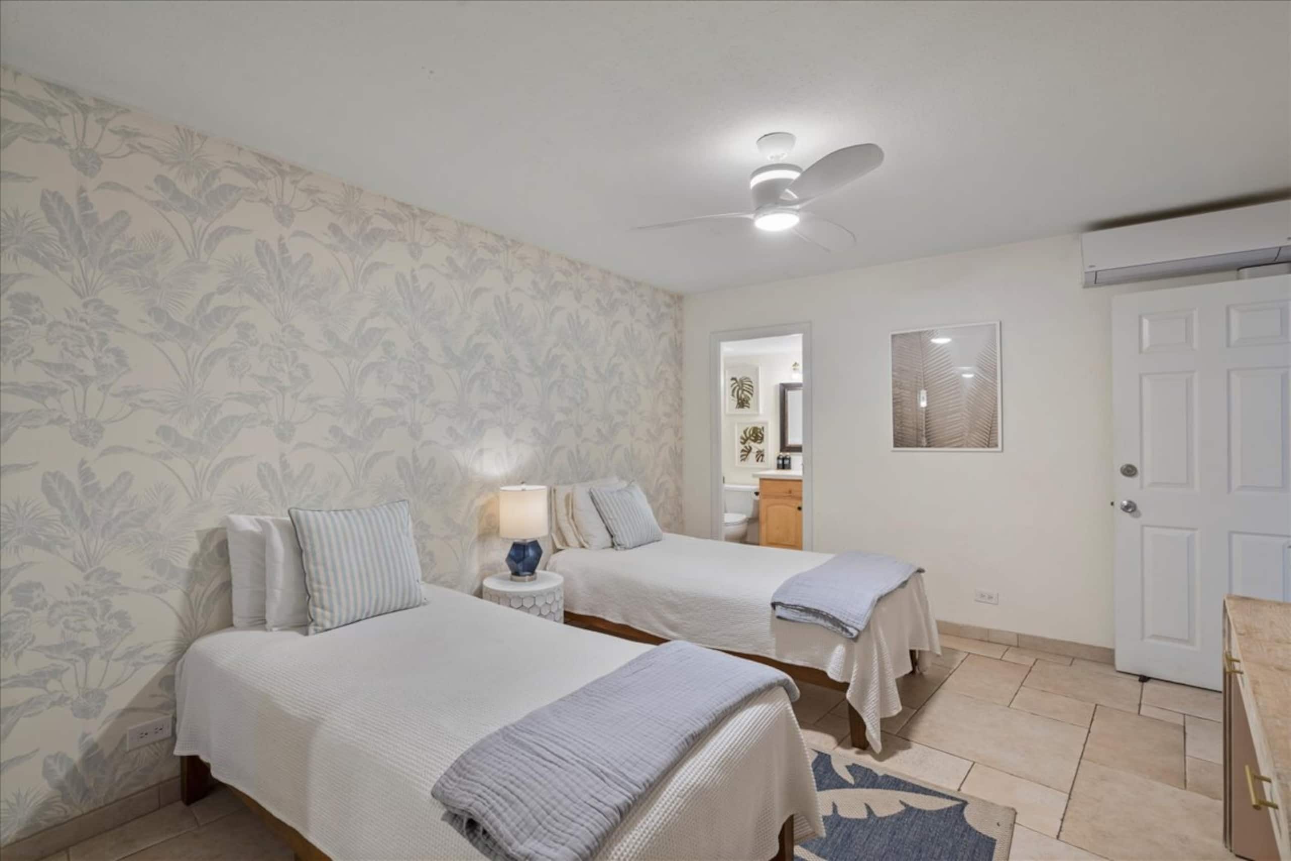 Luxury Remodeled Oceanfront—Huge Views— Sleeps 6 - Image 19