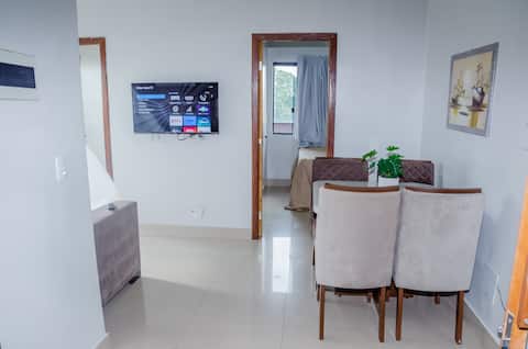 Apt 2 qts near to hospitals , foro, wifi netflix