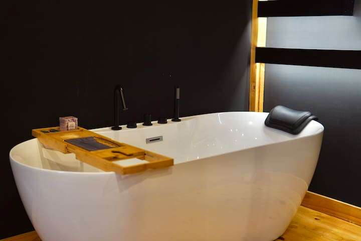 Cowidea managed Airbnb listing 3