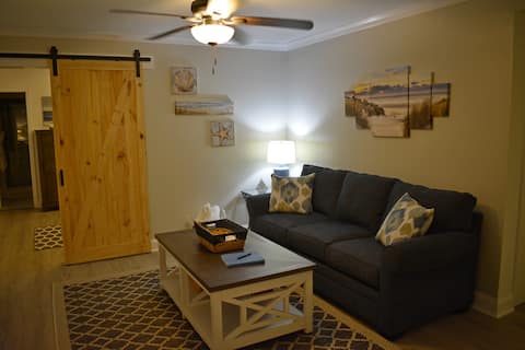 Cozy, beachy vibe in Hoover!