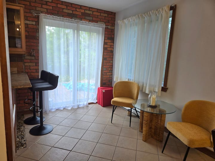 6bedr With 7 Beds Single House 3 Private Parking - Montreal