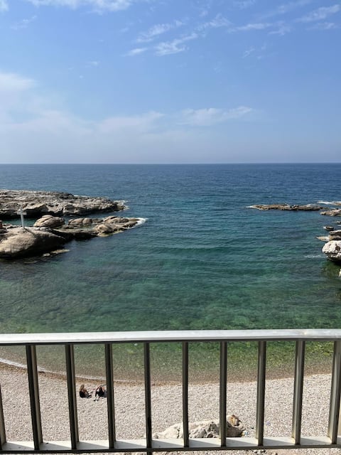 Meena Marina 1 - Flagship Beachfront & Sea view