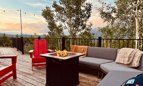 Modern Luxe, Hot Tub, Fireplace, Stunning Views