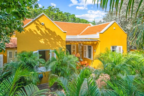 Deluxe house with private terrace and hot tub.