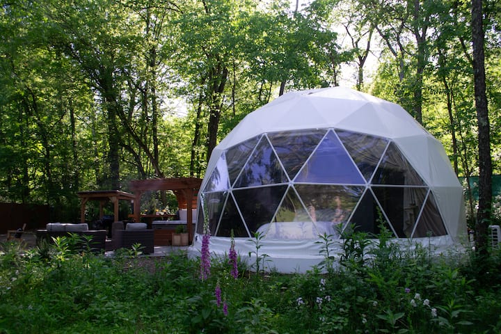 Mohican Glamping Dome | Hot Tub & Stargazing