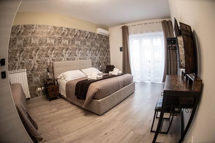 Vatican Fashion Home